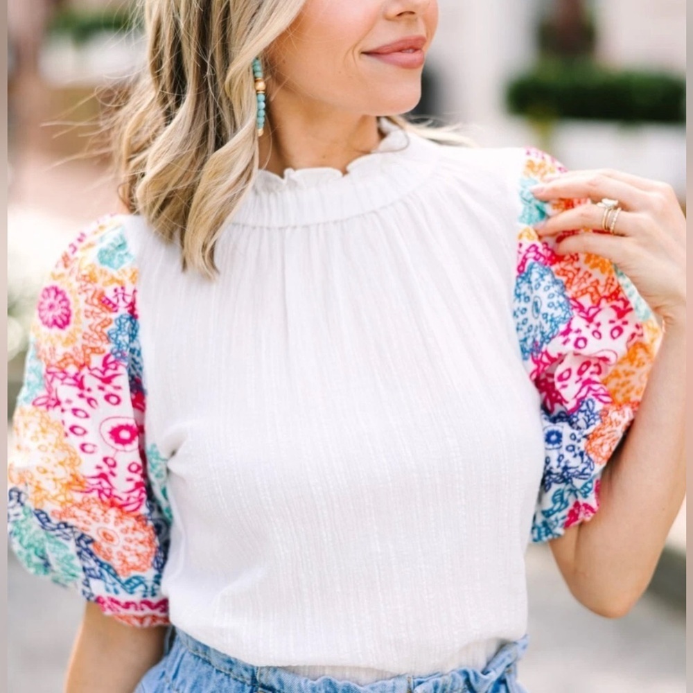 NWT THML Floral Embroidered White Button Down Boho Peasant Crinkle Shirt Small